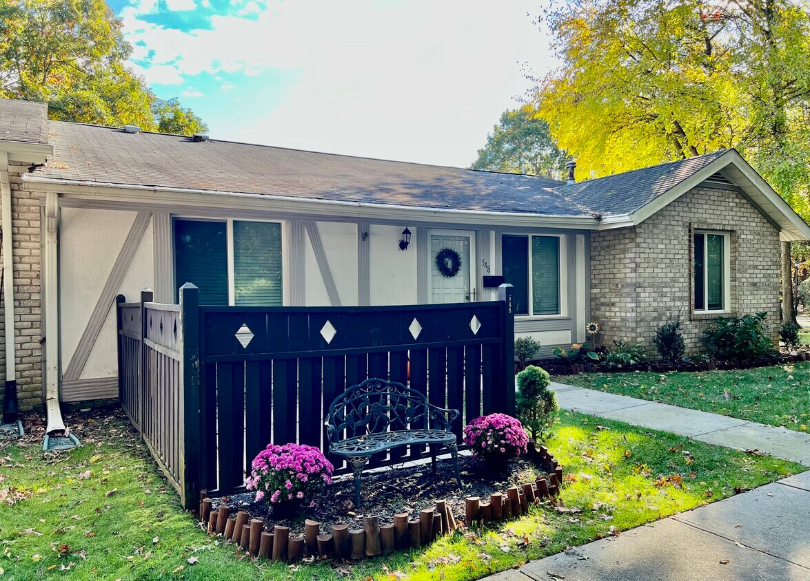 Primary Photo - 548 Blue Ridge Dr