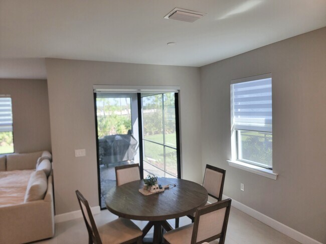 Rincón para cenar - 2693 Gabel Oak Dr