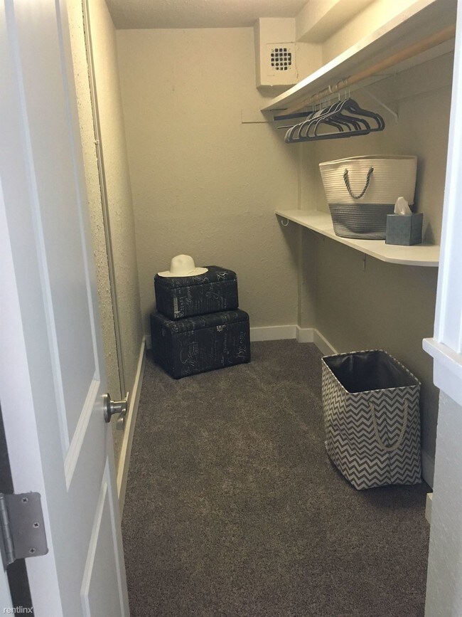 Foto del edificio - 1224 Yakima Ave