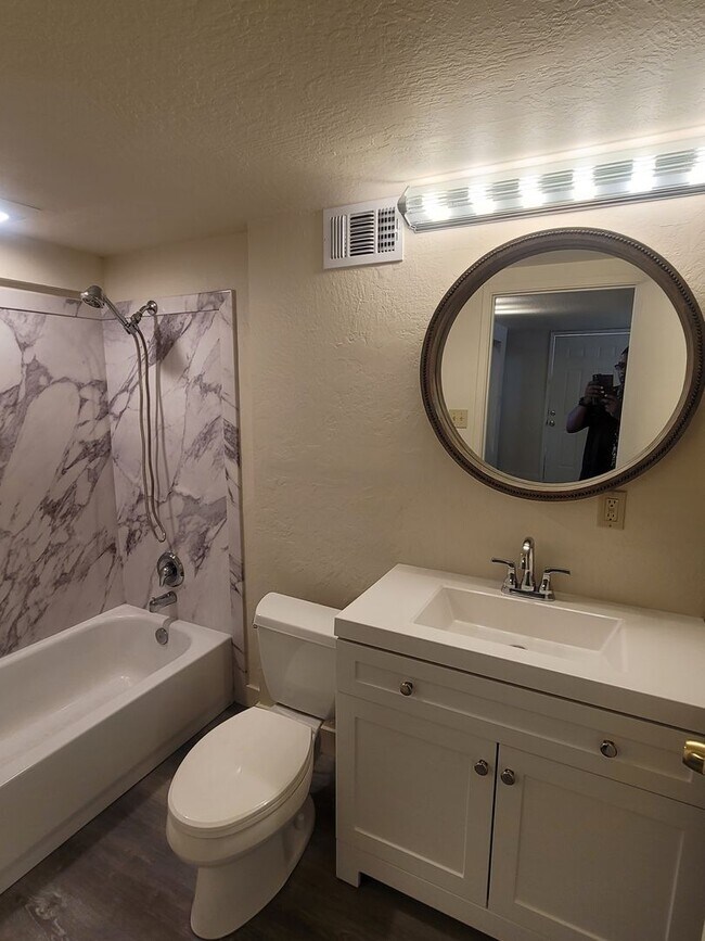 Foto del edificio - Quiet 1Br 1Bath in the Carmichael area