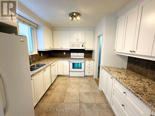 Building Photo - 375 Lawrence Ave W