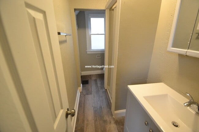 Foto del edificio - Recently updated 3 bed 1 bath in hamilton
