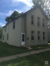 Building Photo - 909 2nd Ave