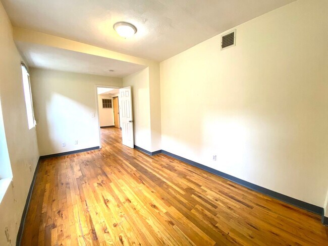 Foto del edificio - Huntington Ave. 2 Bed