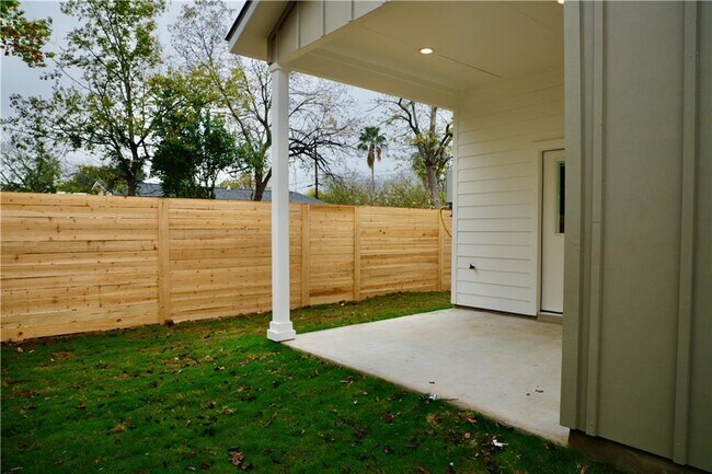 Building Photo - 6410 Porter St