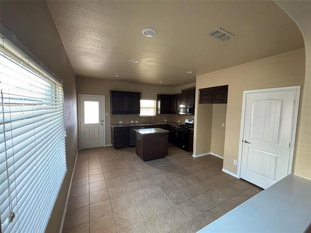 Building Photo - 1828 Velarde Rd