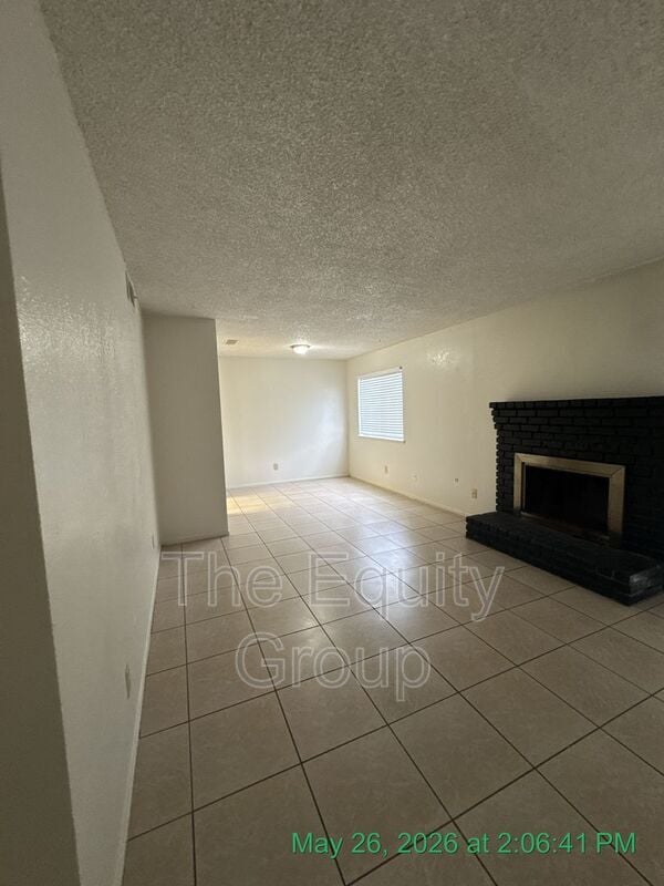 Foto del edificio - 3525 S County Center Dr