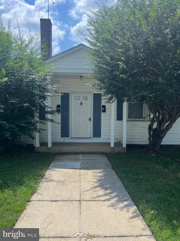 Building Photo - 103 Thompson Ln