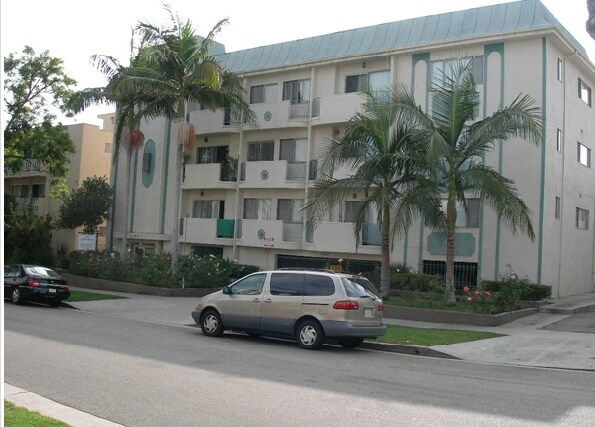 Building Photo - Spa Apartments