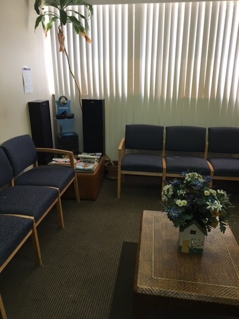 Waiting Room Restaurant 66 E Cherry St Rahway Nj 07065 Usa