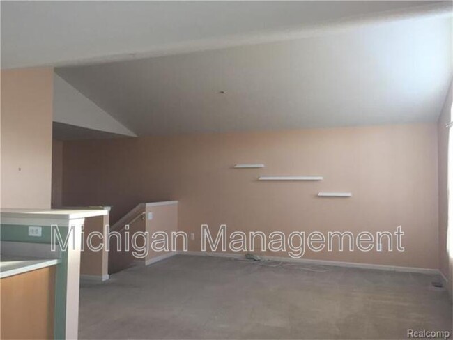 Foto del edificio - 28875 Cullen Dr