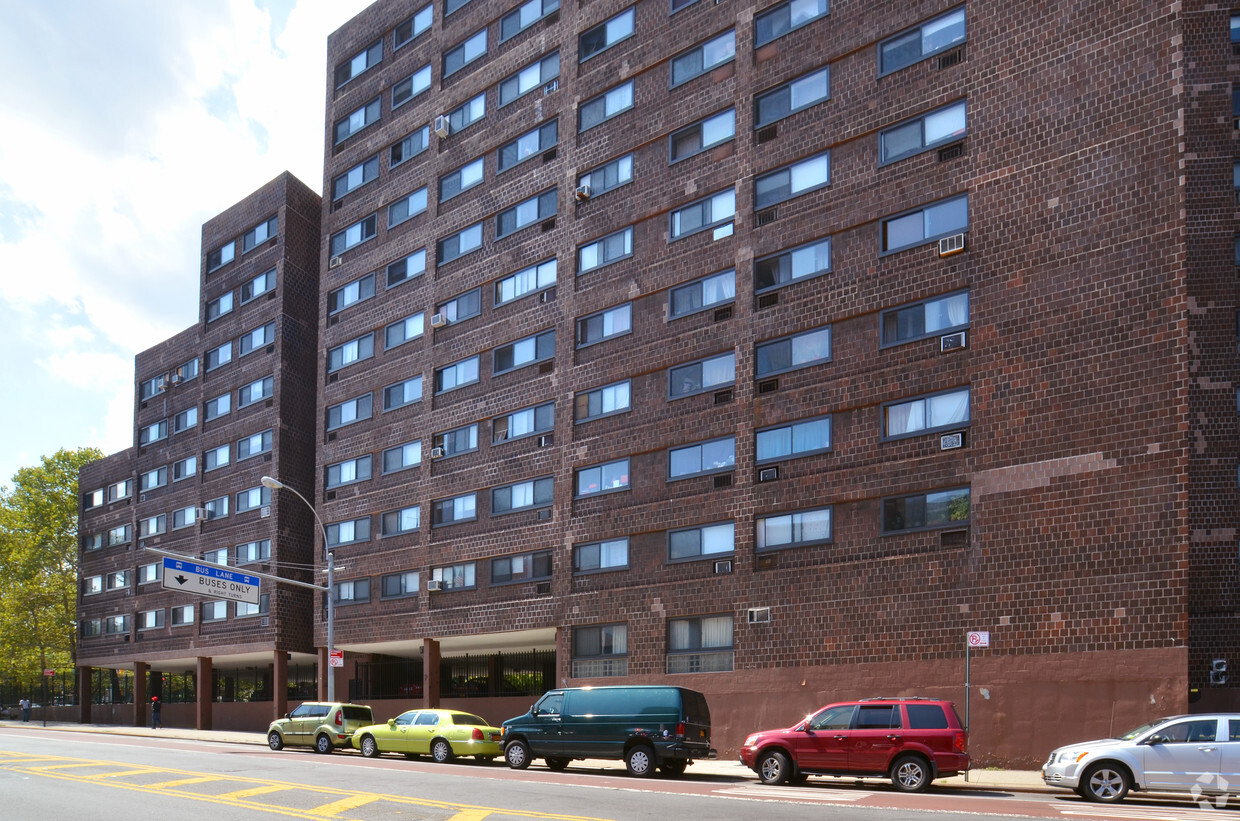 Street Level View - Twin Park South West