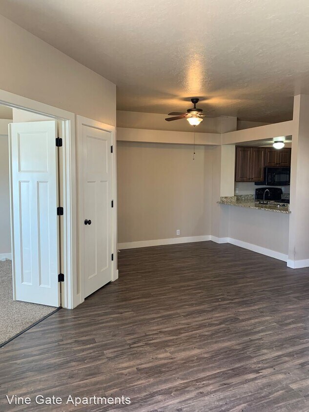 Foto principal - 6140 Vine Park Dr