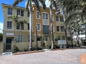 Building Photo - 2069 S Ocean Dr