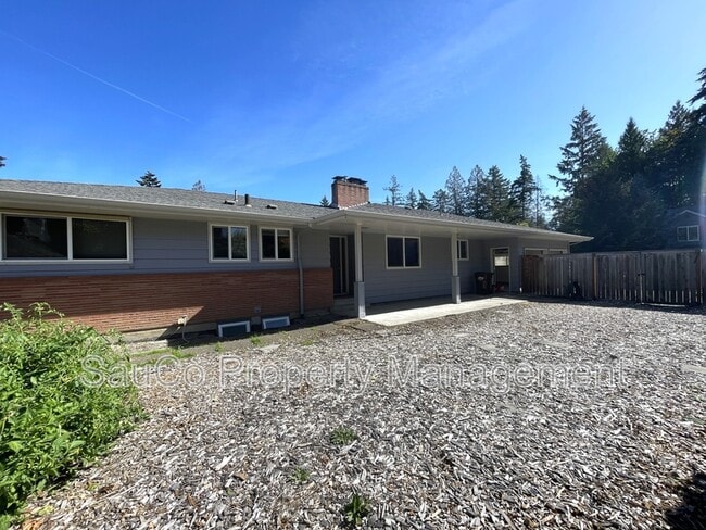 Building Photo - 5751 NE Lisbon Way