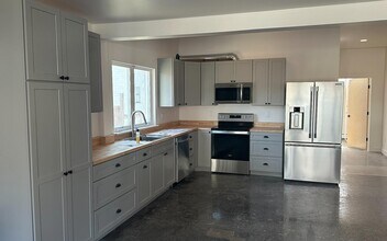 Building Photo - 9 Johnson Ln