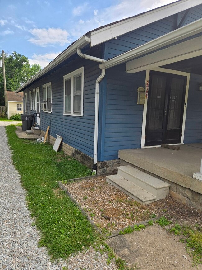 Photo - 721 E 54th St House