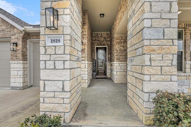 Foto del edificio - 1818 Homewood Point Ln