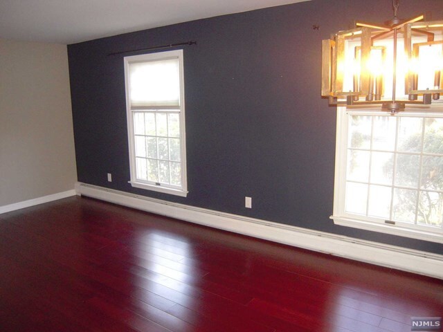 Building Photo - 9A S Maple Ave