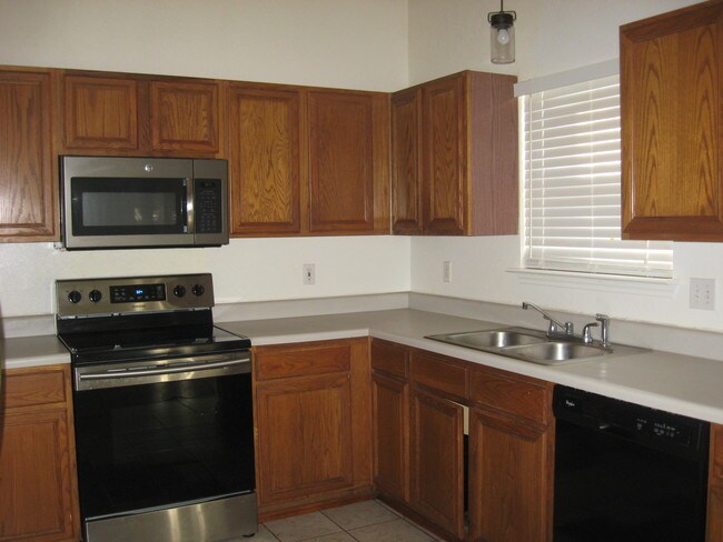 Building Photo - 4710 Hartrick Bluff Rd