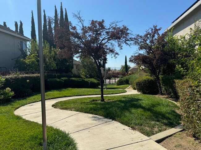 Foto del edificio - 4030 Bouquet Park Ln