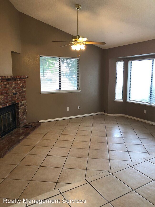 Building Photo - 3 br, 2 bath House - 8829 District Blvd.