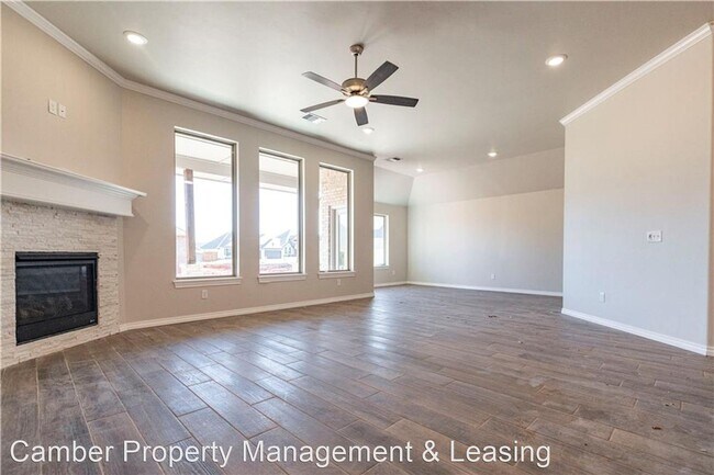 Foto del edificio - 3 br, 2 bath House - 18700 Grove Parkway