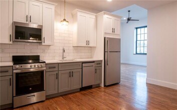 Building Photo - 15 Cranston Ave