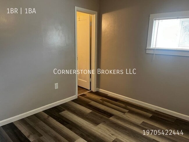 Building Photo - 314 W Beaver Ave