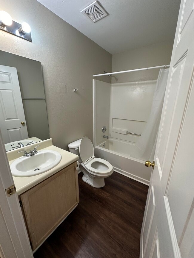Building Photo - 2188 Timberwood Cir N