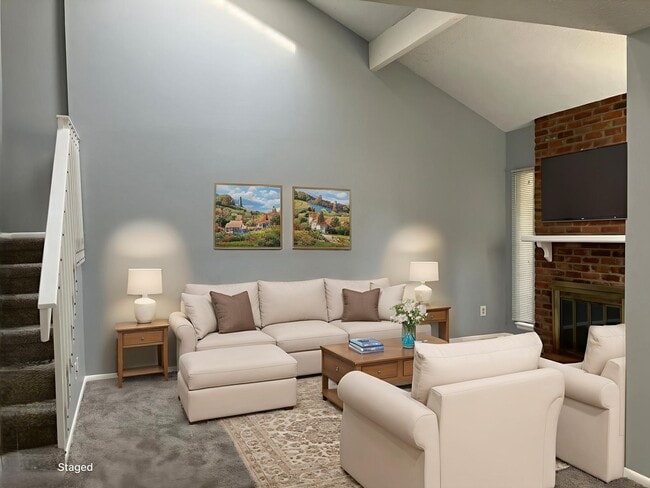 Building Photo - RENT SPECIAL! 1 month FREE RENT on 15 mont...