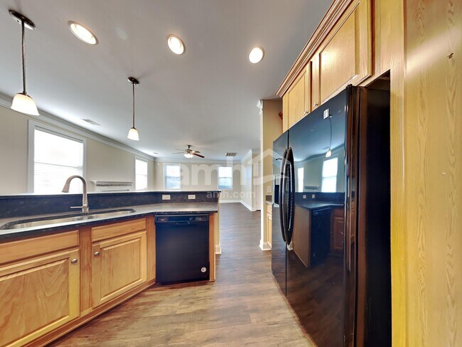 Foto del edificio - 1085 Moss Grove Dr