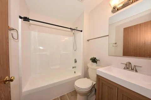 Foto del edificio - W163N11528 Windsor Ct