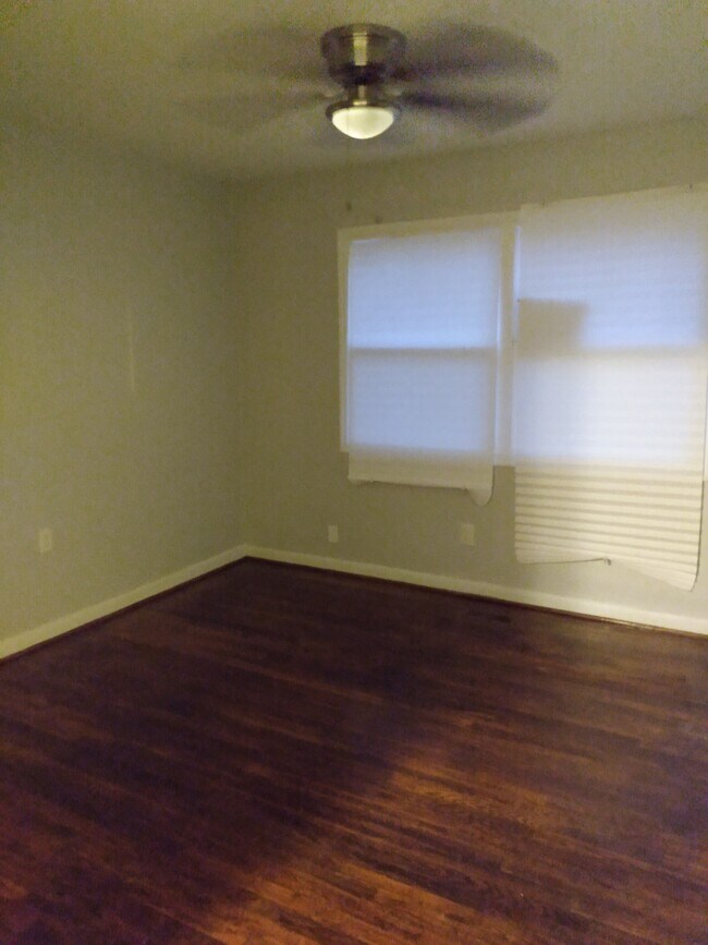 303 Hazelwood Dr, Greensboro, NC 27401 Apartments in Greensboro, NC