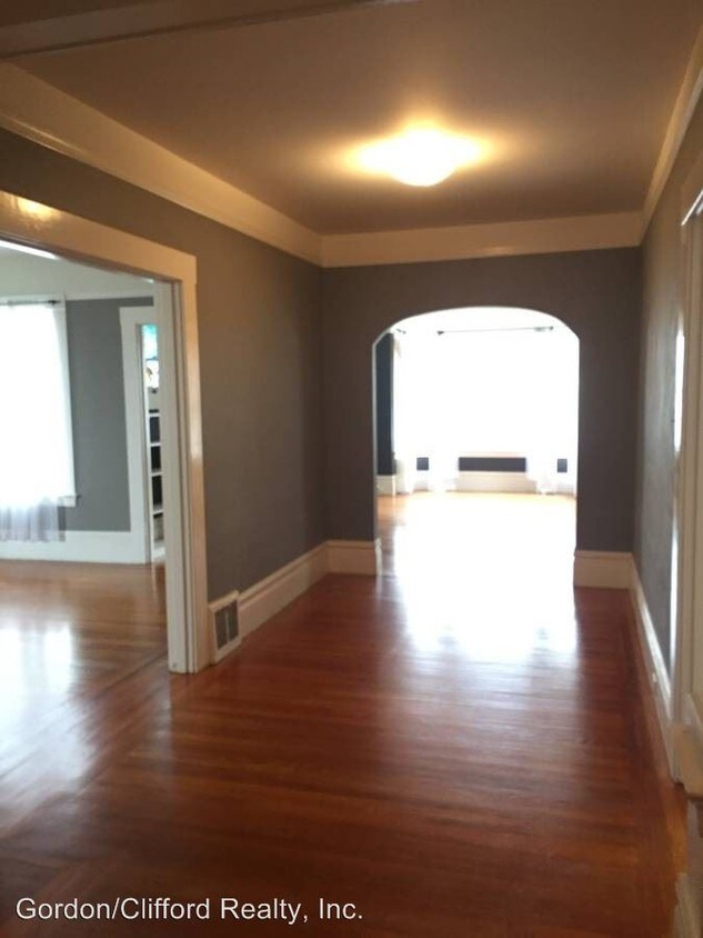 Primary Photo - 1343 Green St