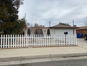 Building Photo - 236 S Sunland St
