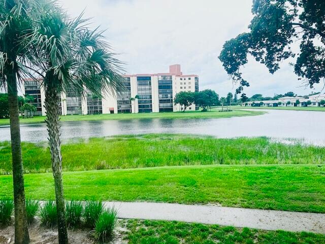 Primary Photo - 6650 S Oriole Blvd
