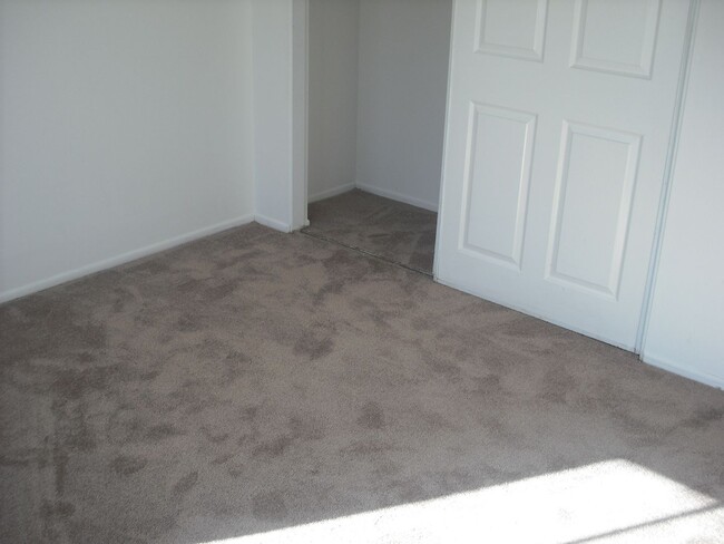 Building Photo - Marina Village Manor Home