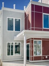Building Photo - 114 W 12th St E
