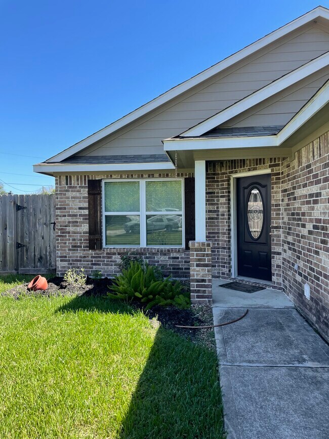 Foto del edificio - 6122 Stoney Brook Dr
