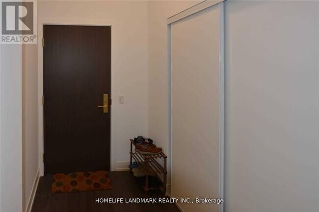 Photo du bâtiment - 268 Buchanan Dr