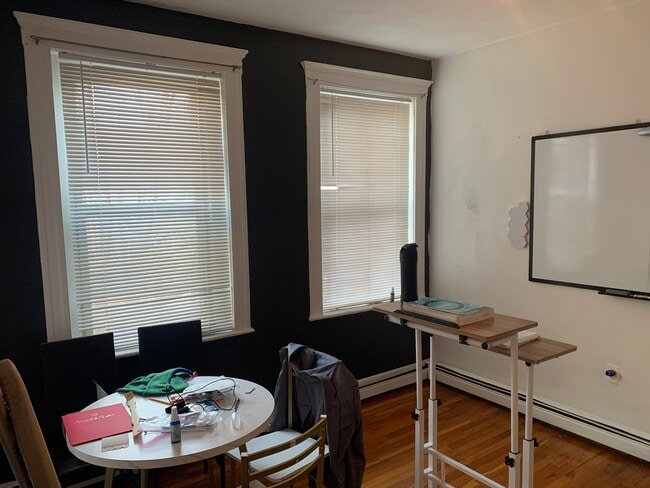 Foto del edificio - 8 Ransom Rd