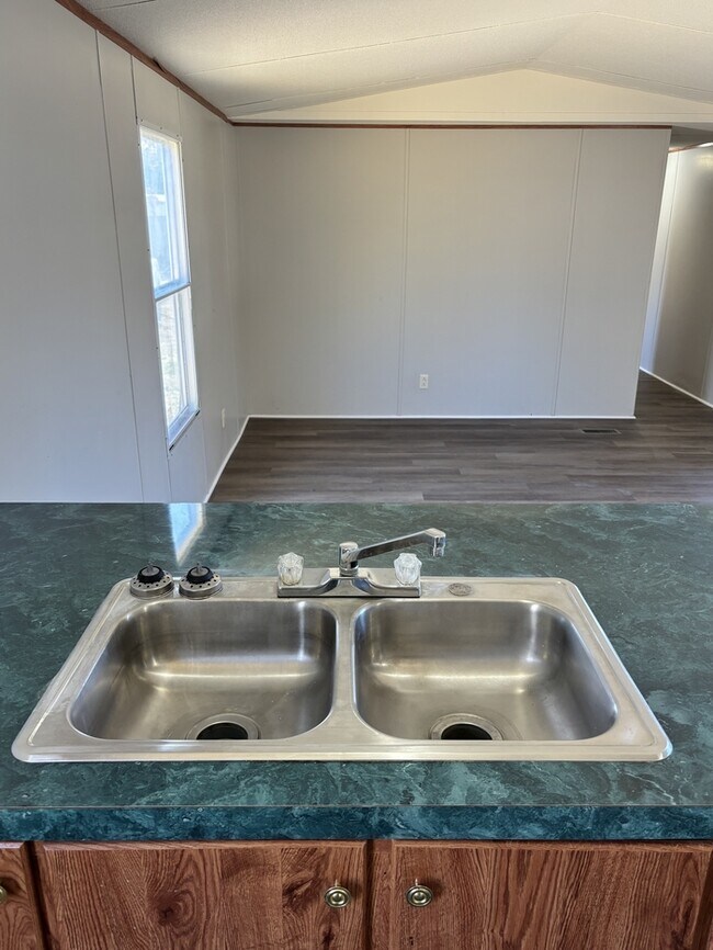 Building Photo - 128 Cassidy Ln