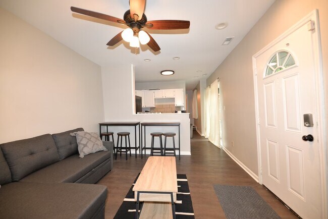 Foto del edificio - 912 Charlotte St