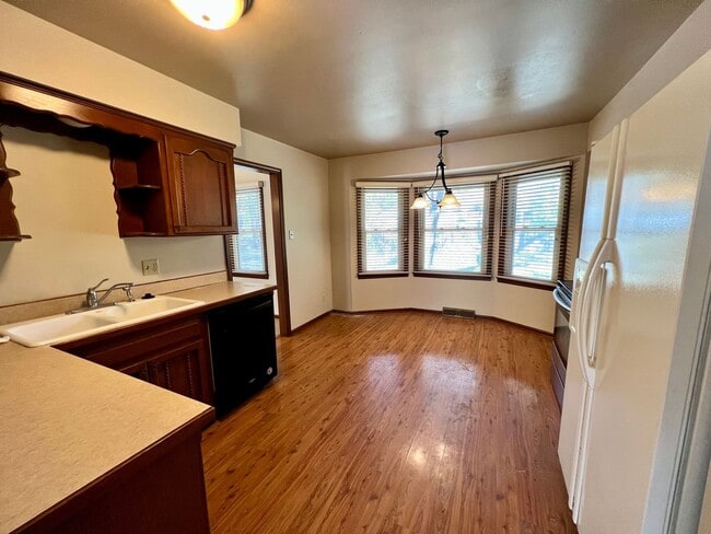 Foto del edificio - Amazing 4 Bedroom Home!