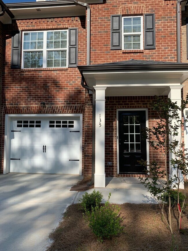 Building Photo - 3 Bedrooms 2.5 Baths  Condo in Downtown Watkinsville!