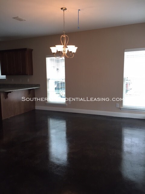 Building Photo - 12867 Churchill Dr