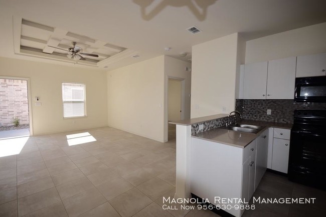 Building Photo - 1 bedroom in Edinburg TX 78539