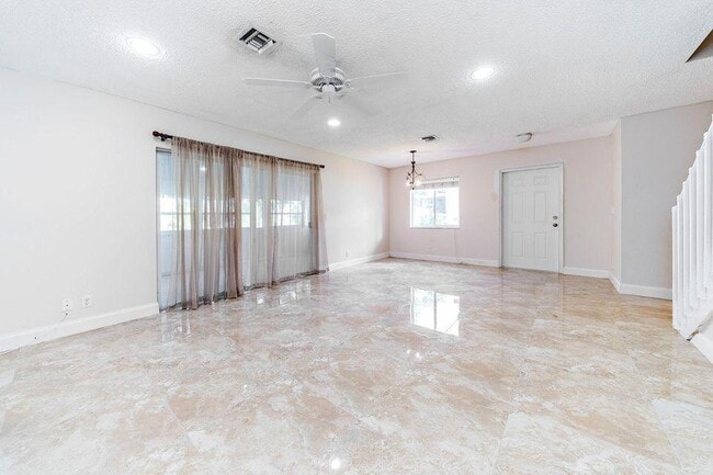 Foto del edificio - 1335 SW 48th Terrace