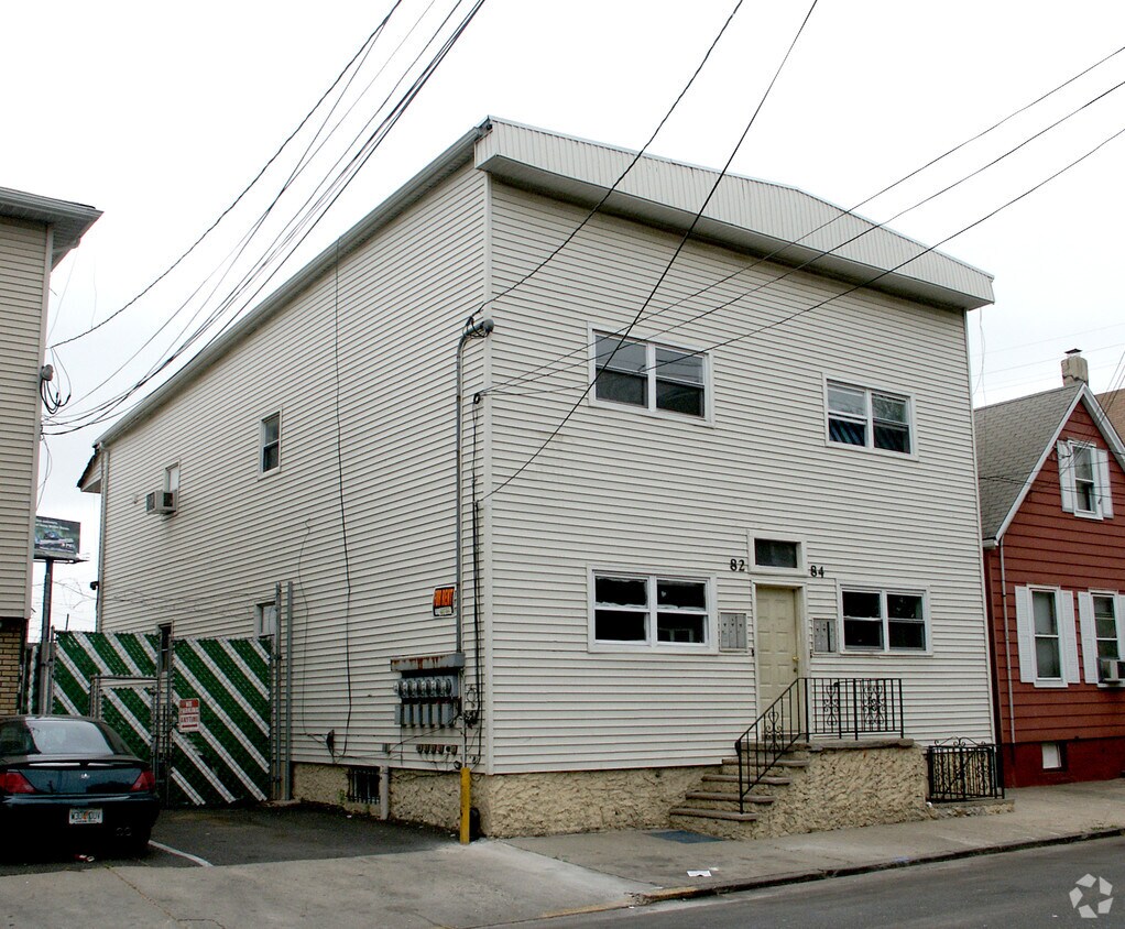 Building Photo - 82-84 Vincent St
